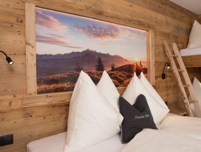 Schlafzimmer mit Altholz